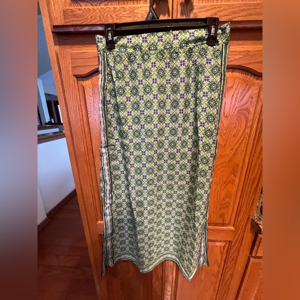 Max studio Green Patterned Women's Skirt